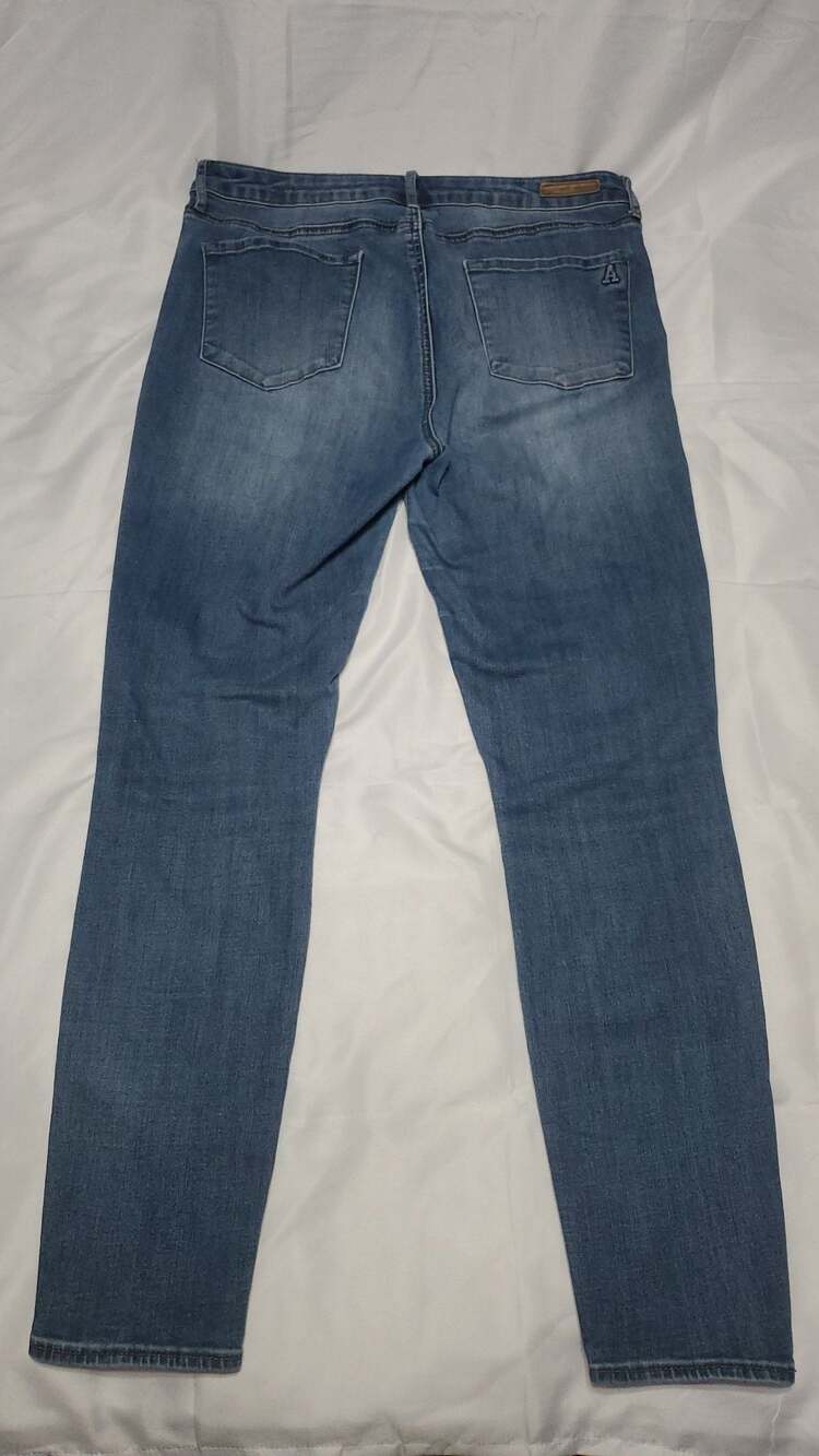 Articles of Society Distressed Skinny Jeans Size 31 - Picture 4 of 6